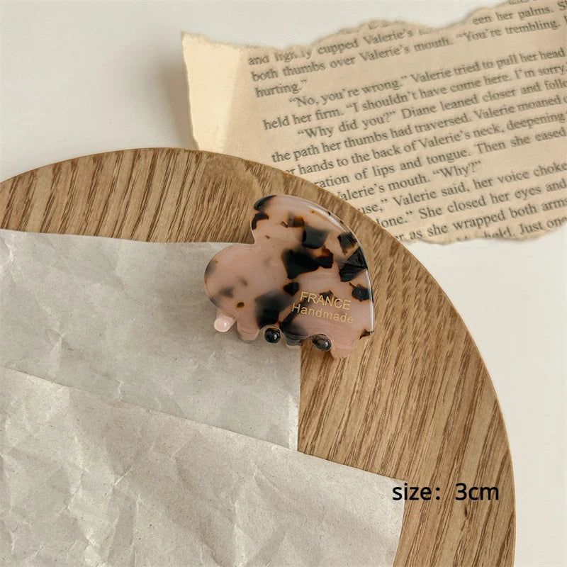 Hårklämma – Liten 3,5 cm Acetatklämma – Elegant & Färgglad Med Utskuret Mönster – Håraccessoar för Flickor